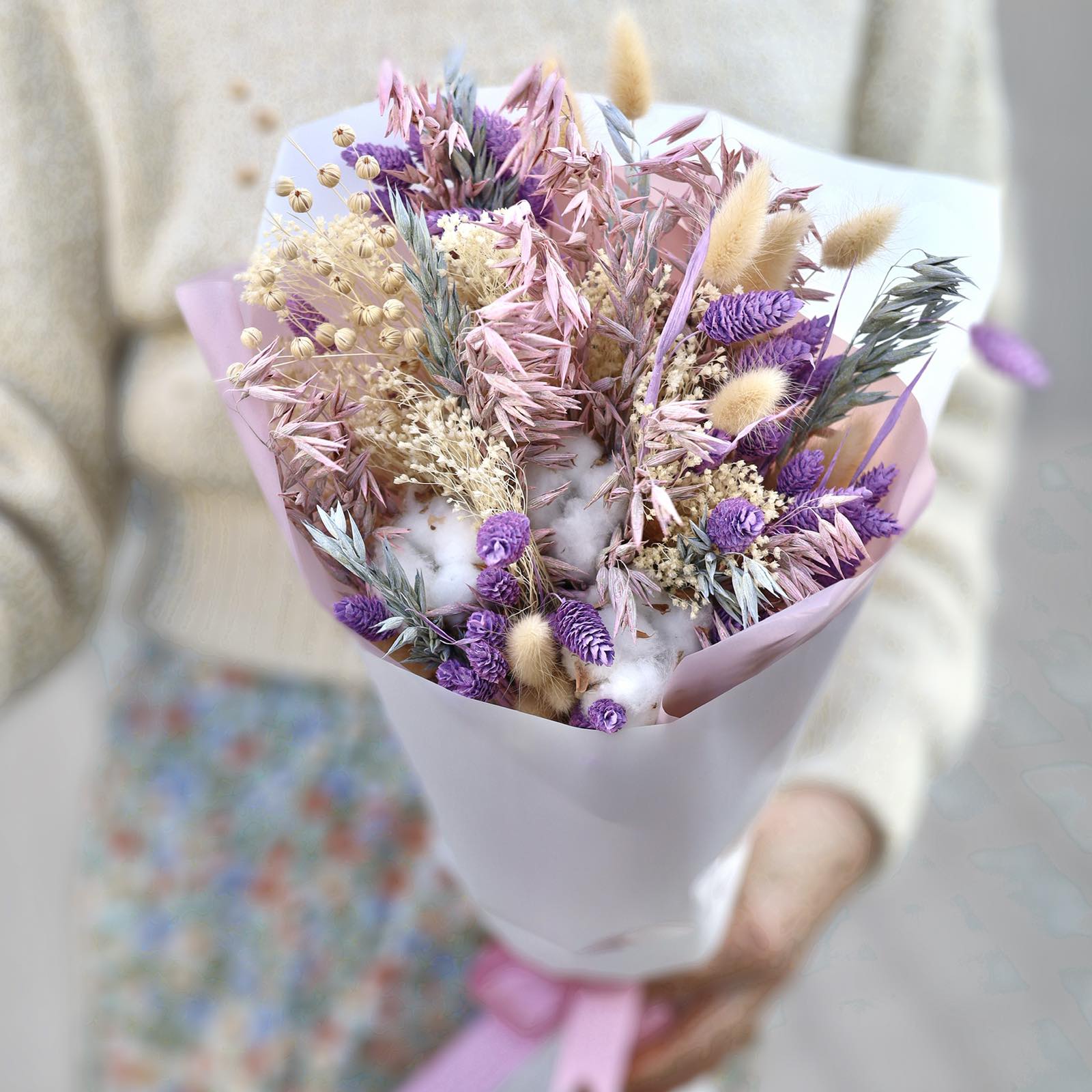 Dried flower bouquet