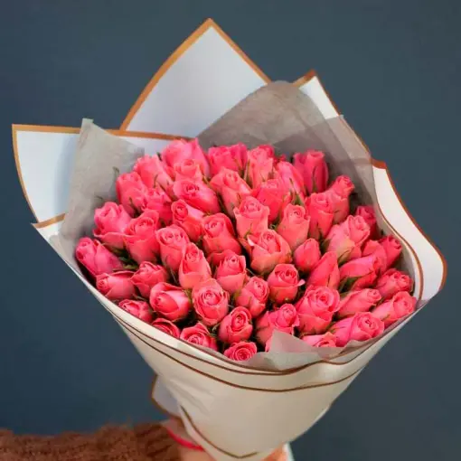 Bouquet of 51 (Ace Pink) roses in Tallinn with delivery